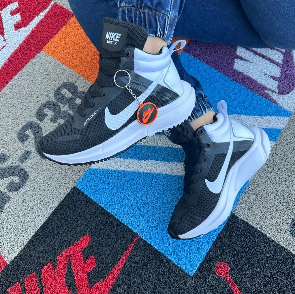 Bota Zoom