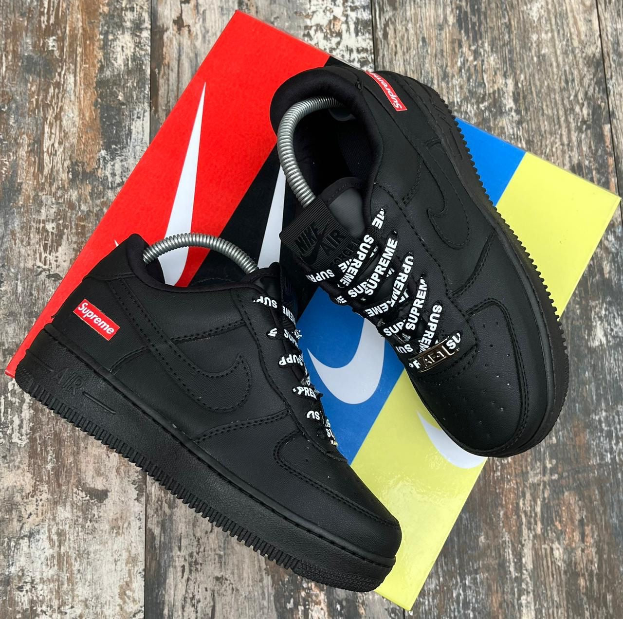 Nike supreme dama y caballero