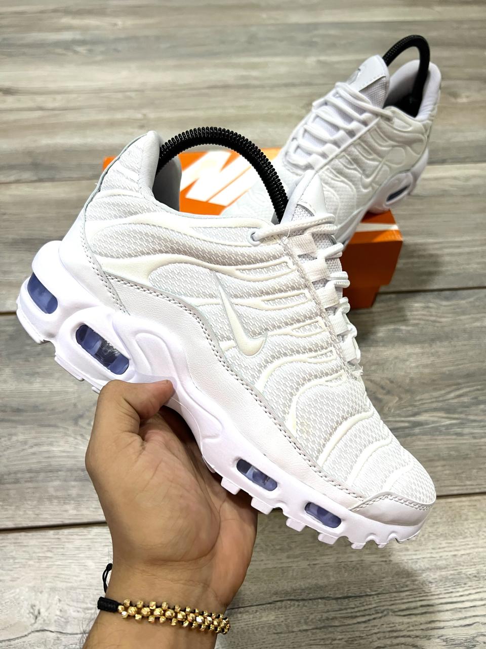 REF: 154 NIKE TN