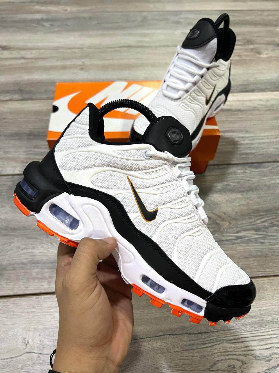 REF: 154 NIKE TN