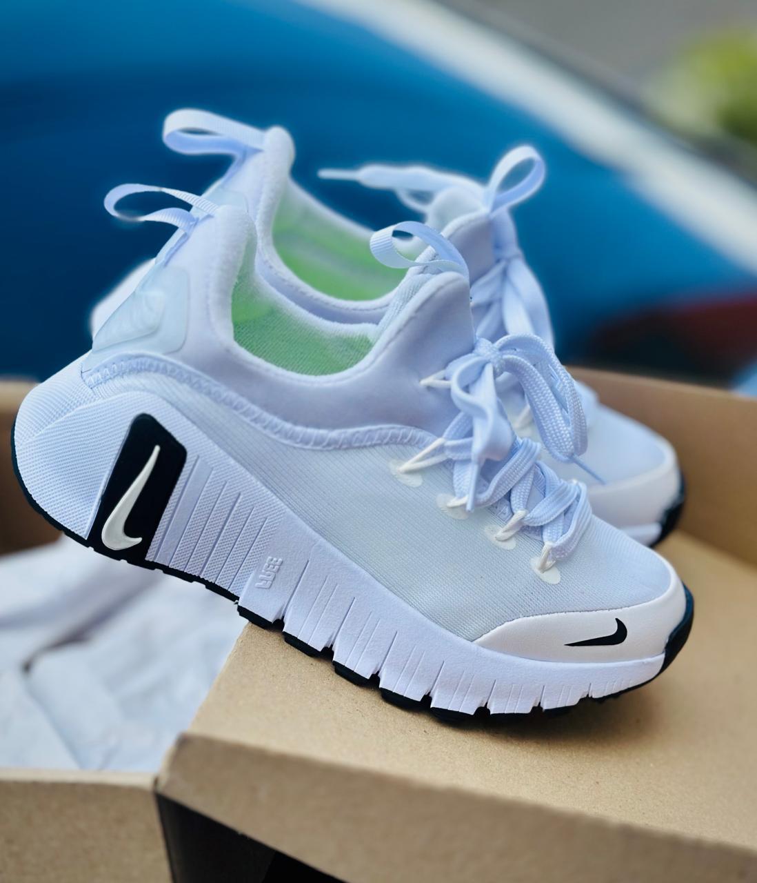 Tenis Nike Free Metcon Blanco Dama