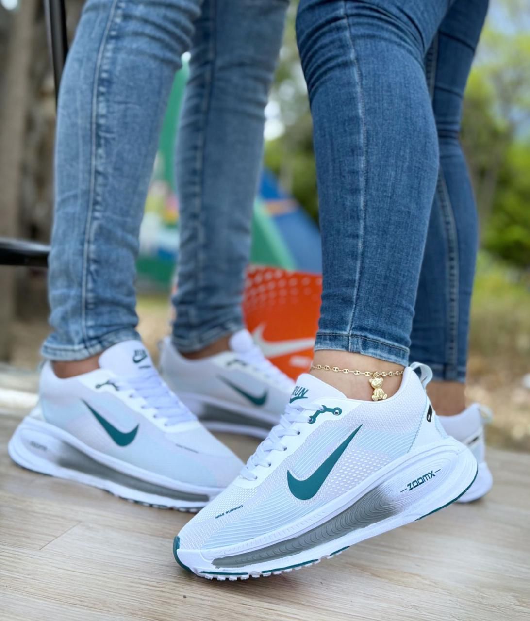 Tenis Nike Vomero Plus 18 Unisex