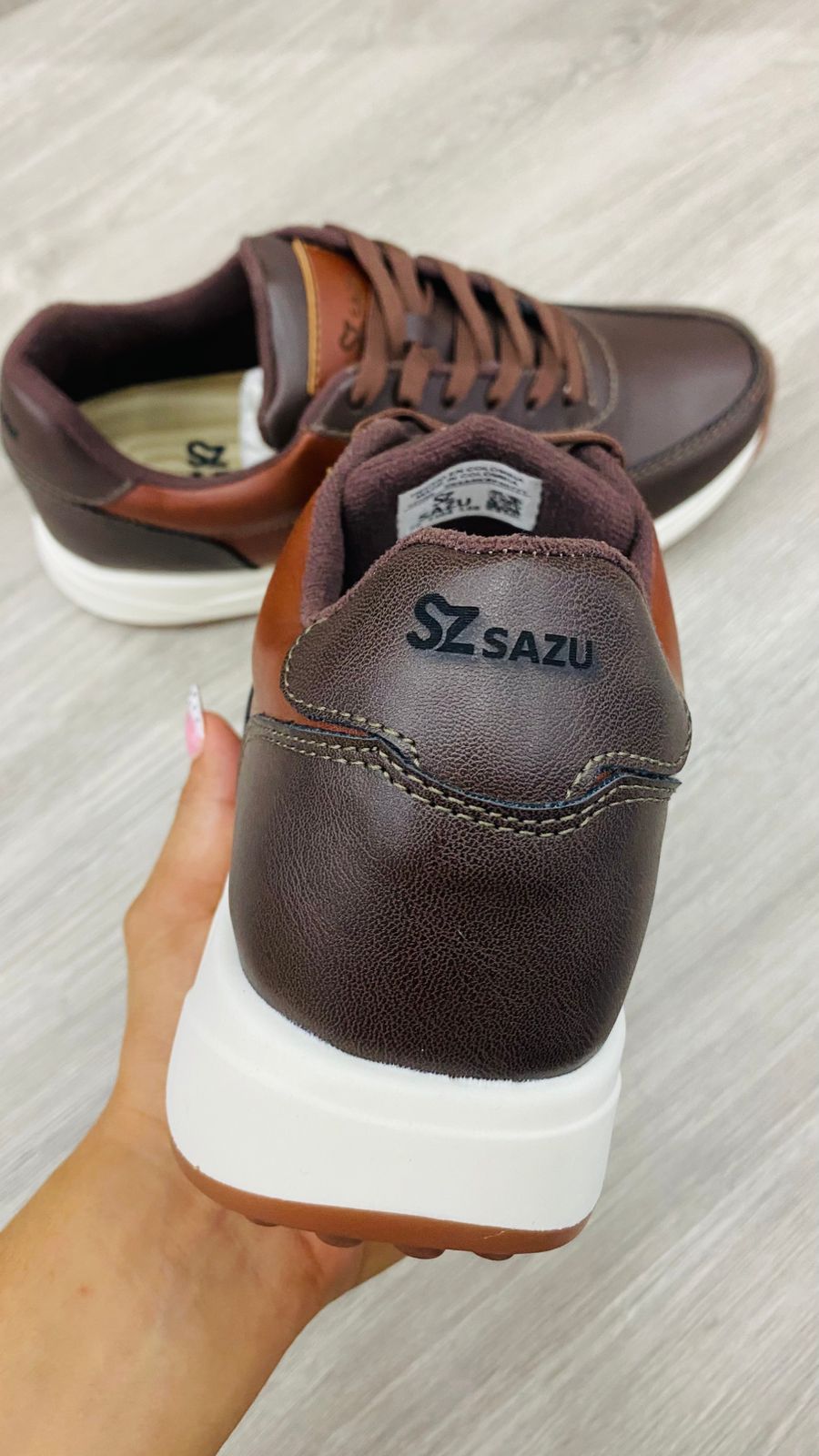 ZAPATOS DEPORTIVOS SAZU+RELOJ+LLAVERO